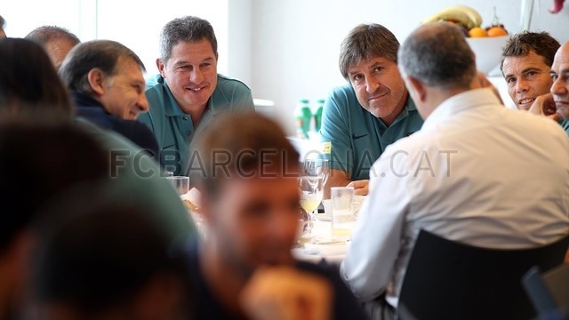 Μπαρτσελόνα: Η χειραψία Τάτα – Μέσι (photos+video)