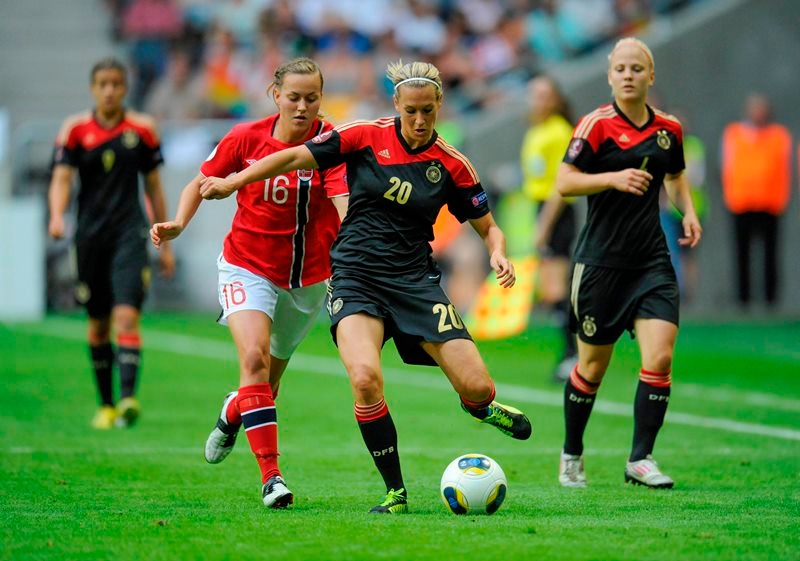 Γυναικεία γερμανική… κατοχή (photos+videos)