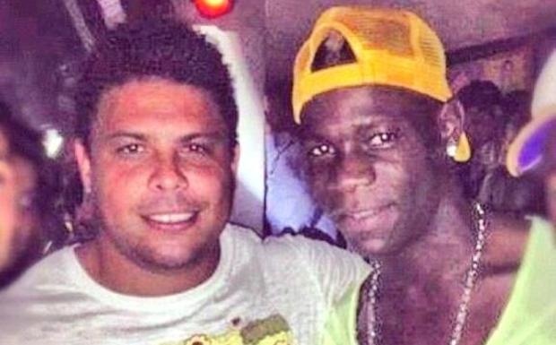 Και ο Ρονάλντο με Μπαλοτέλι στη Μύκονο (photo)