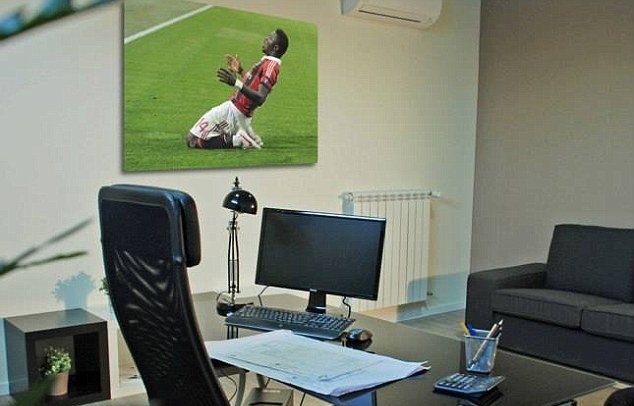 Μίλαν: Άνοιξε αυτοκινητοβιομηχανία ο Μουντάρι (photos)