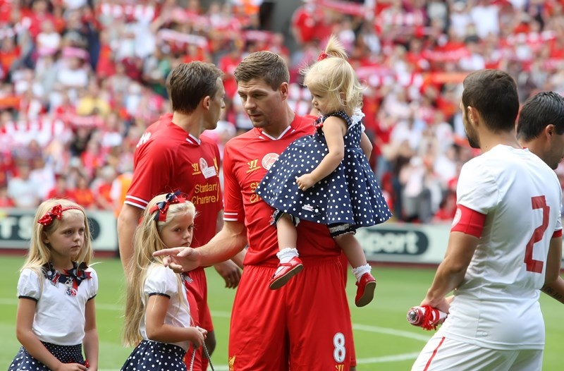 Λίβερπουλ: Ο Τζέραρντ με τα παιδιά του (photos)