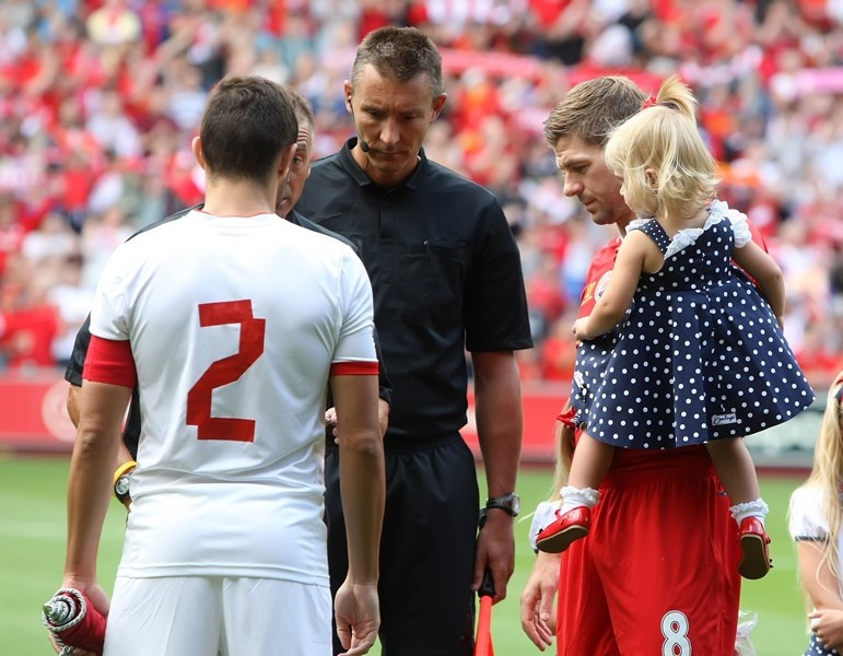 Λίβερπουλ: Ο Τζέραρντ με τα παιδιά του (photos)
