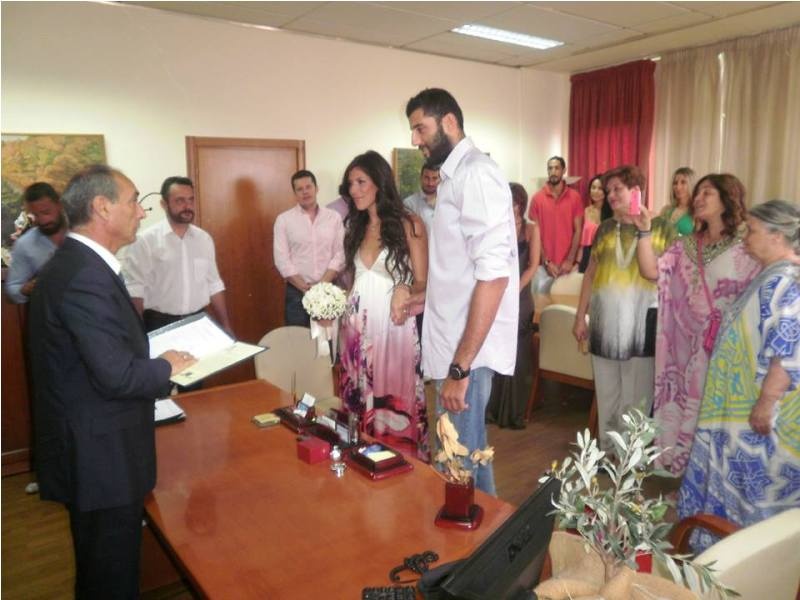 Νυμφεύθηκε ο Μπουρούσης την κόρη του Ψωμιάδη (photos)