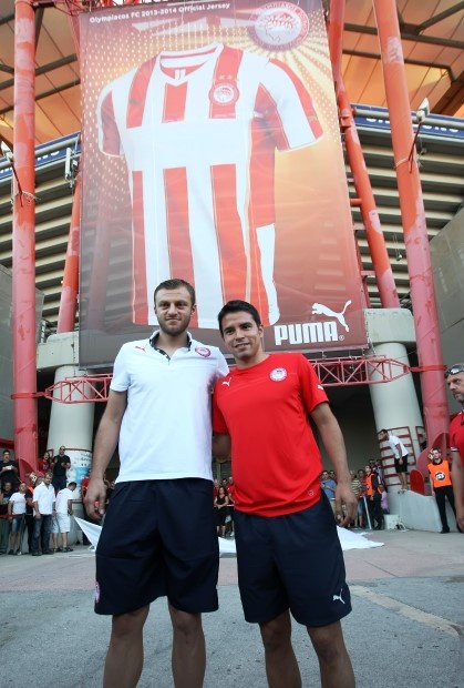 Ολυμπιακός: Παρουσιάστηκε η νέα φανέλα (photos)