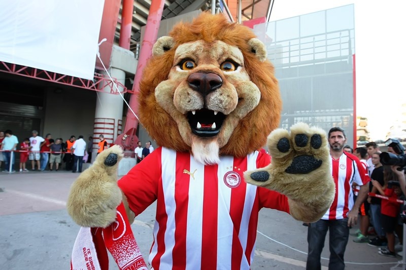 Ολυμπιακός: Παρουσιάστηκε η νέα φανέλα (photos)