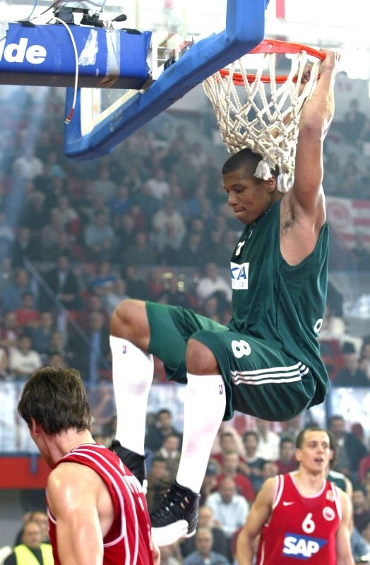 Παναθηναϊκός: Κάρφωσε σαν τον Μπατίστ (photos+videos)