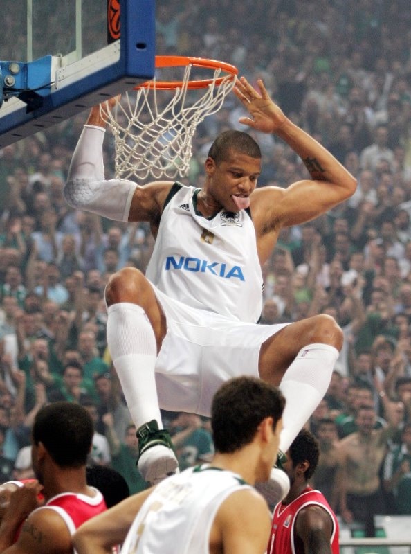 Παναθηναϊκός: Κάρφωσε σαν τον Μπατίστ (photos+videos)