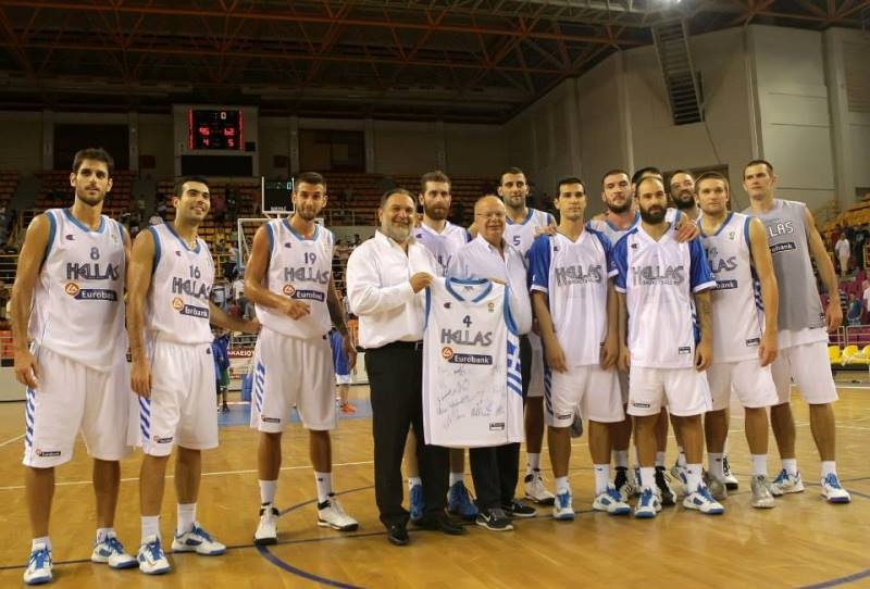 Εθνική Ελλάδας Ανδρών: Το νέο λουκ του Φώτση και τα αποδυτήρια (videos+photos)