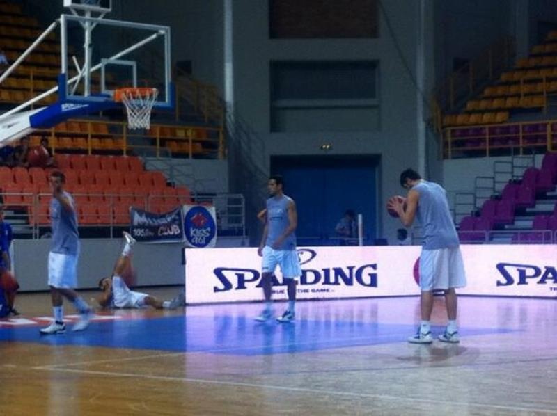 Εθνική Ελλάδας Ανδρών: Το νέο λουκ του Φώτση και τα αποδυτήρια (videos+photos)