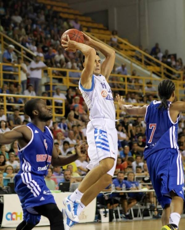 Εθνική Ελλάδας Ανδρών: Το νέο λουκ του Φώτση και τα αποδυτήρια (videos+photos)