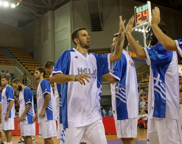 Εθνική Ελλάδας Ανδρών: Το νέο λουκ του Φώτση και τα αποδυτήρια (videos+photos)