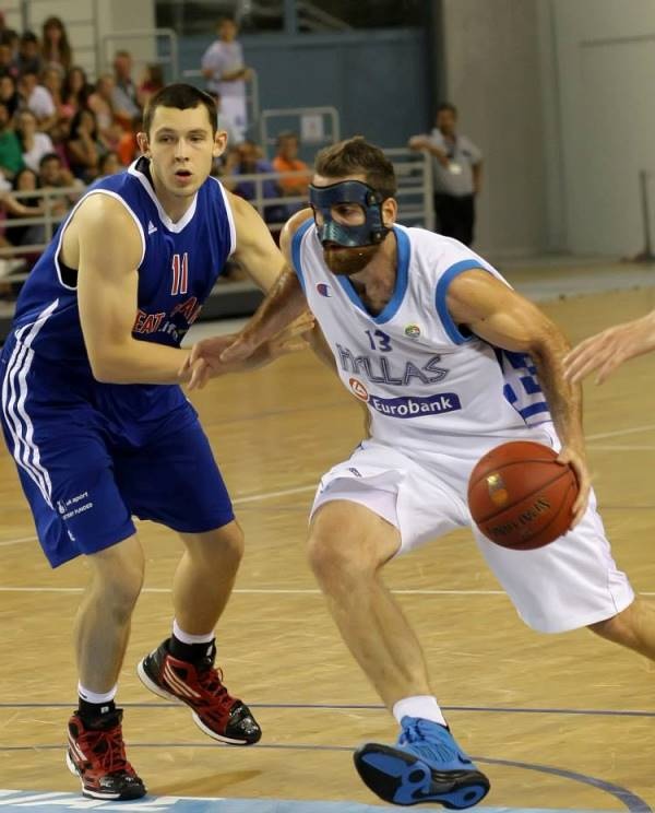 Εθνική Ελλάδας Ανδρών: Το νέο λουκ του Φώτση και τα αποδυτήρια (videos+photos)