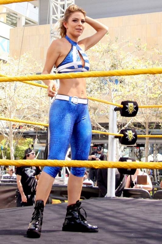 WWE: Ξανά στα γαλανόλευκα η Μενούνος (video+photos)