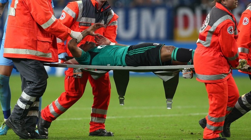 Σάλκε: Αγωνία για Φαρφάν (photos)