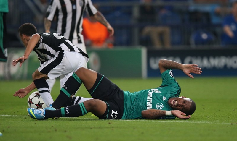 Σάλκε: Αγωνία για Φαρφάν (photos)