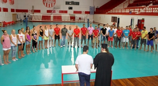 Ολυμπιακός: Ο αγιασμός των ομάδων βόλεϊ (photos)