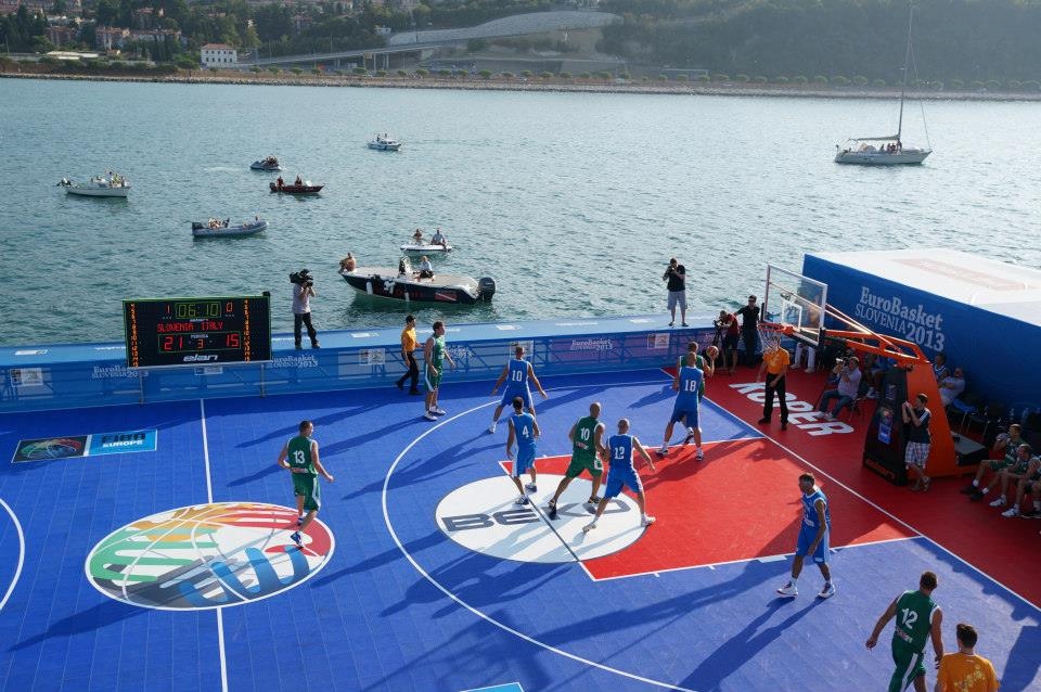Ευρωμπάσκετ: Μπάσκετ στη θάλασσα! (photos)