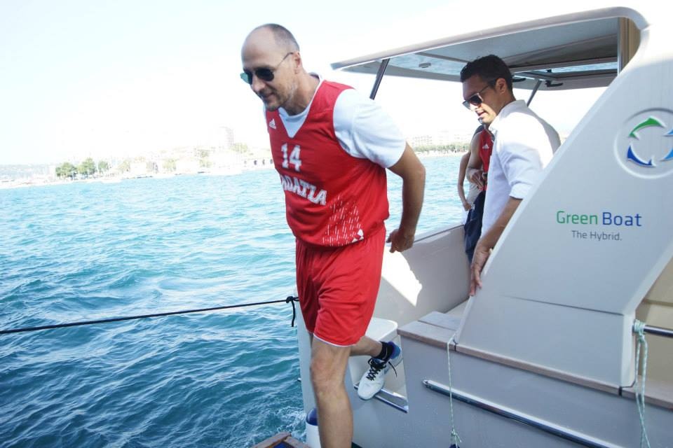 Ευρωμπάσκετ: Μπάσκετ στη θάλασσα! (photos)