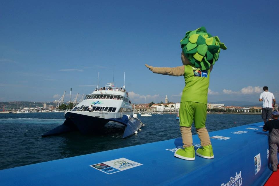 Ευρωμπάσκετ: Μπάσκετ στη θάλασσα! (photos)