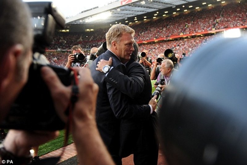 Οι αγκαλιές και το... χαμένο στυλό του Μουρίνιο (photos)