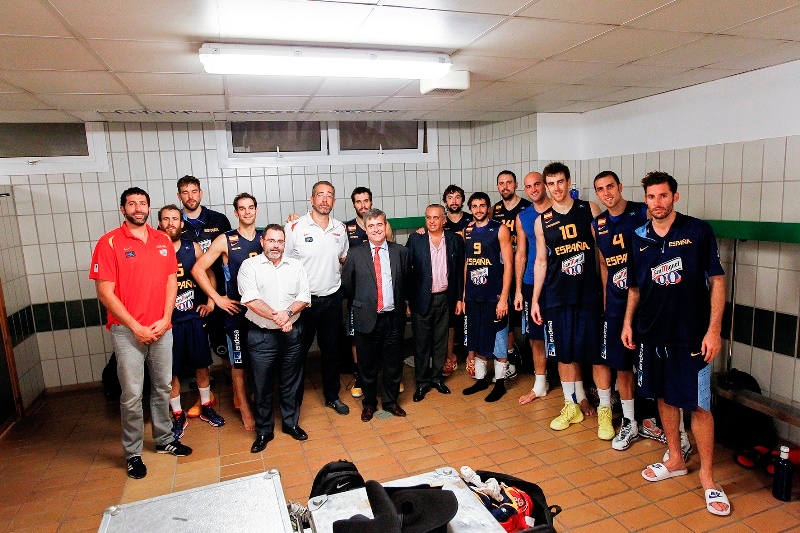 Ισπανία: Τρέχει με… 100 για το Ευρωμπάσκετ (photos+videos)