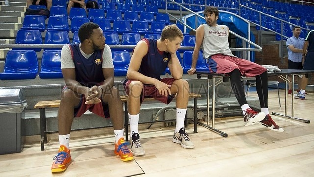 Μπαρτσελόνα: Με «Σάρας» η πρώτη (photos)