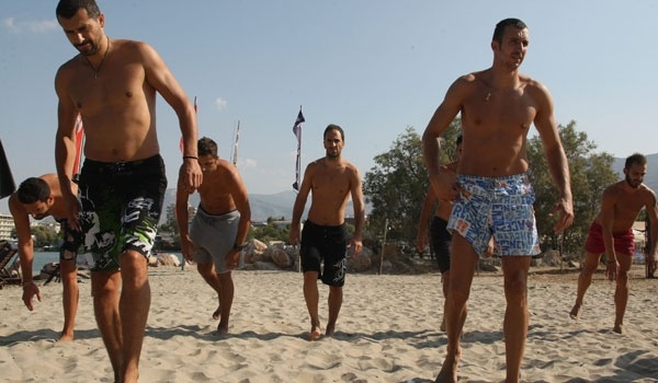 Ολυμπιακός: Προπόνηση στην παραλία! (photos)