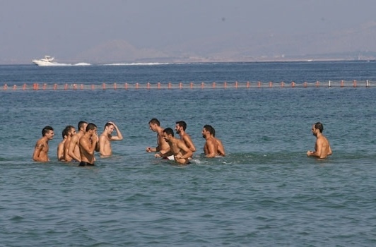 Ολυμπιακός: Προπόνηση στην παραλία! (photos)