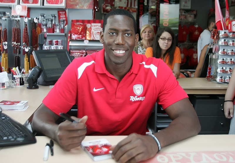 Ολυμπιακός: Αντικείμενο θαυμασμού ο Ντάνστον (photos)