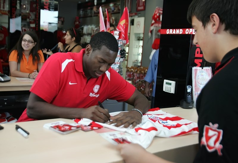 Ολυμπιακός: Αντικείμενο θαυμασμού ο Ντάνστον (photos)