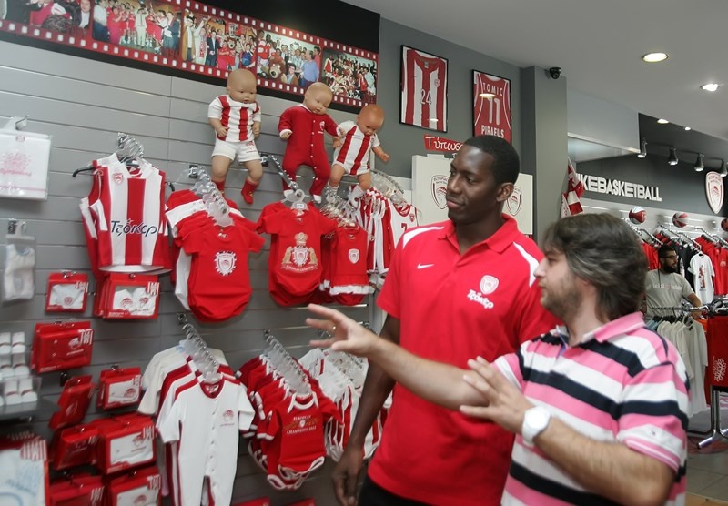 Ολυμπιακός: Αντικείμενο θαυμασμού ο Ντάνστον (photos)