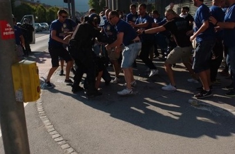 Βοσνία - Σερβία: Τα επεισόδια στο Γεσενίτσε (video+photos)