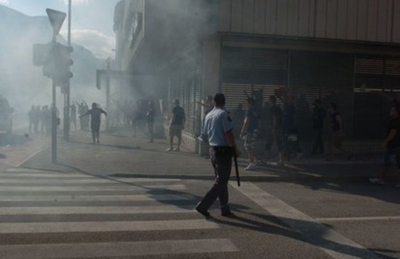 Βοσνία - Σερβία: Τα επεισόδια στο Γεσενίτσε (video+photos)
