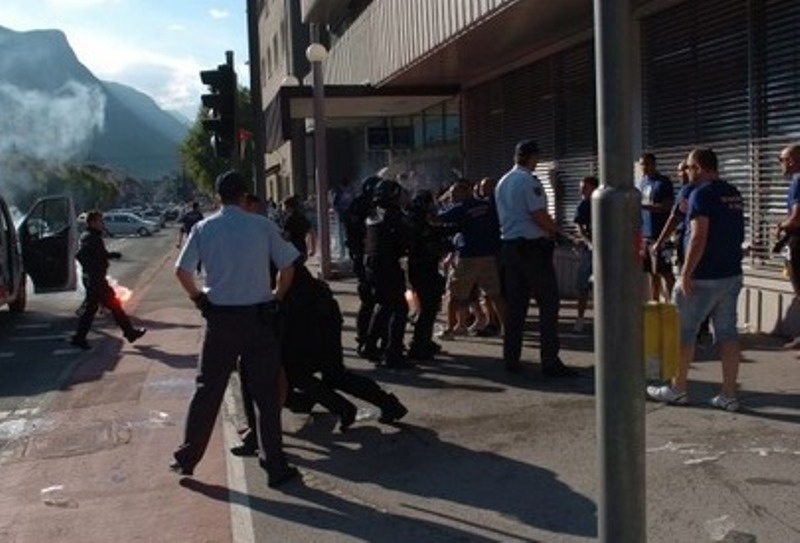 Βοσνία - Σερβία: Τα επεισόδια στο Γεσενίτσε (video+photos)