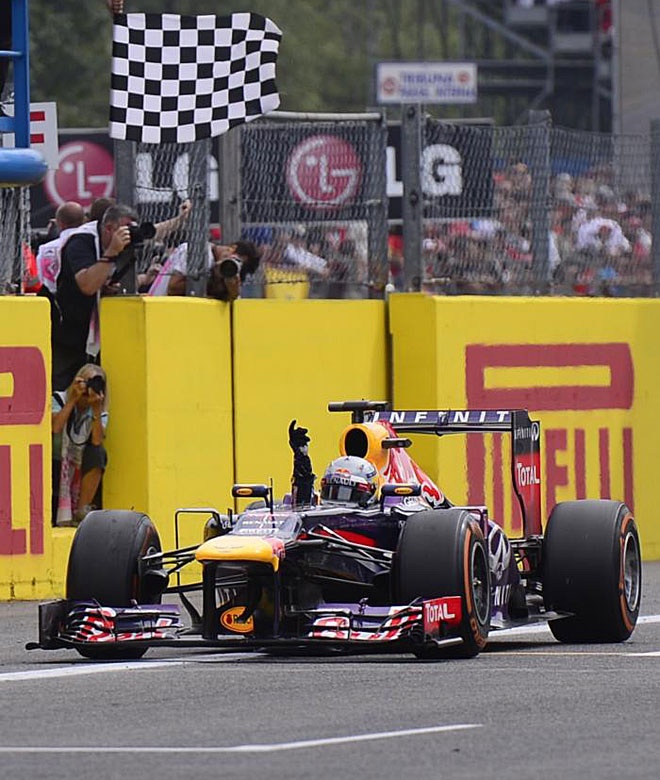 Ιταλικό γκραν πρι: H… σέξι Μόντσα (photos)