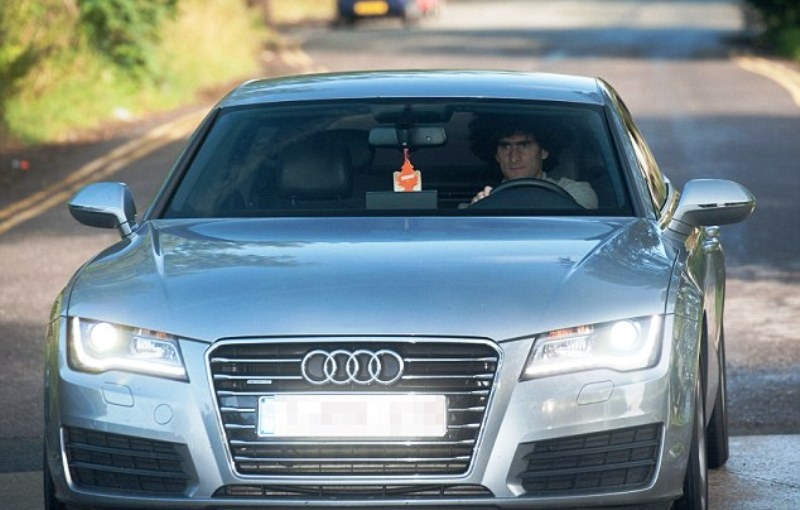 Μάντσεστερ Γιουνάιτεντ: Περαστικός από το κομμωτήριο ο Φελαϊνί (photos)