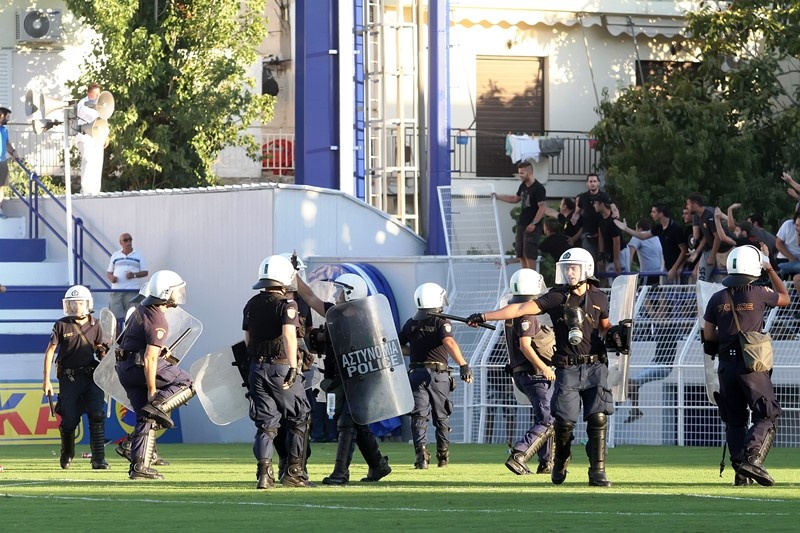 Ιωνικός – ΑΕΚ: Φωτογραφίες από τα επεισόδια (photos)