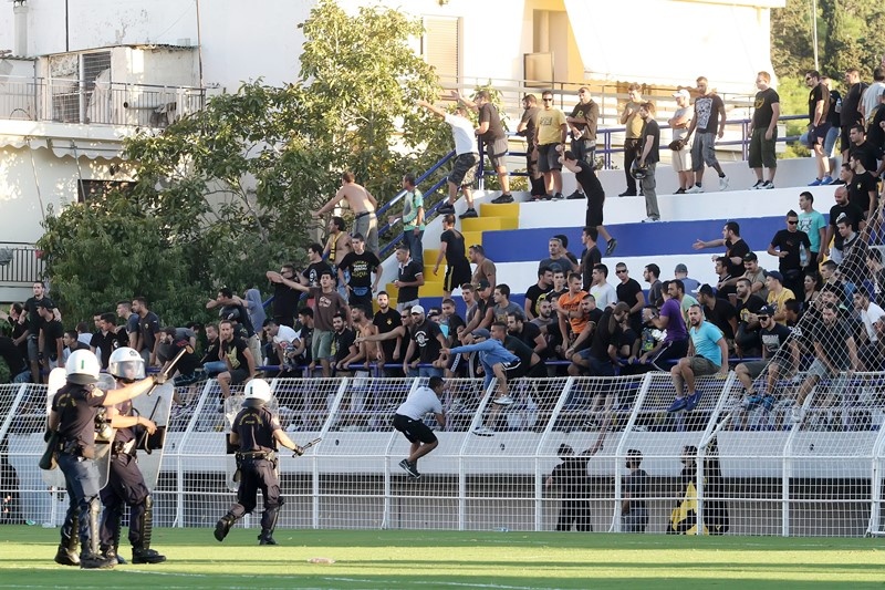 Ιωνικός – ΑΕΚ: Φωτογραφίες από τα επεισόδια (photos)