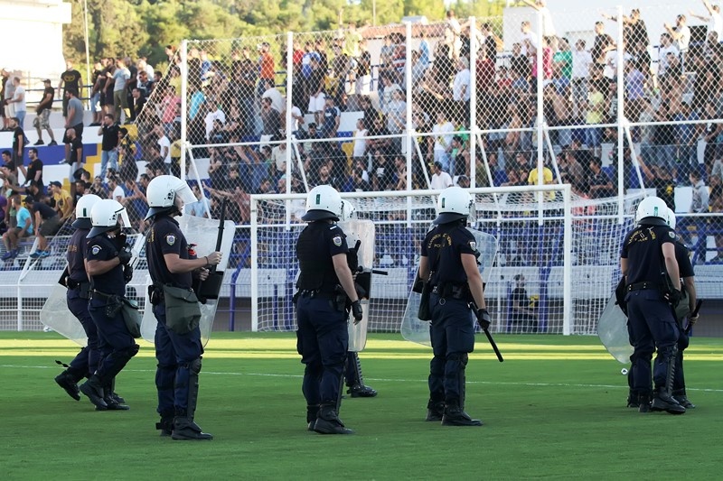 Ιωνικός – ΑΕΚ: Φωτογραφίες από τα επεισόδια (photos)