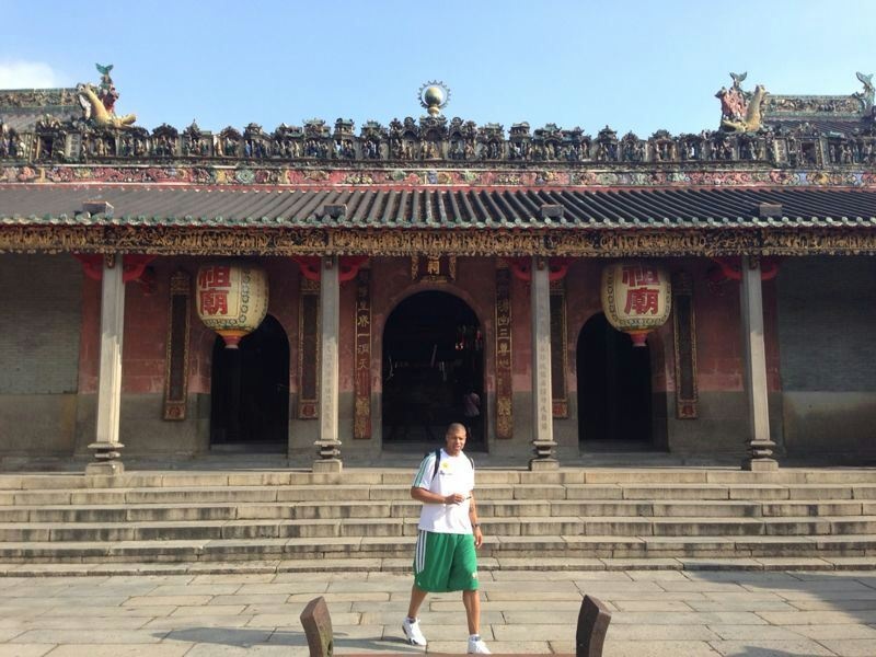 Μπατίστ: «Εγώ και ο… Μπρους Λι» (photos)