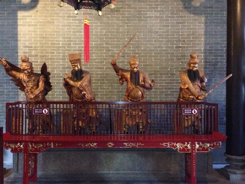 Μπατίστ: «Εγώ και ο… Μπρους Λι» (photos)