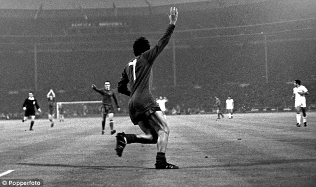 Τζορτζ Μπεστ: Ένας και μοναδικός (photos+videos)