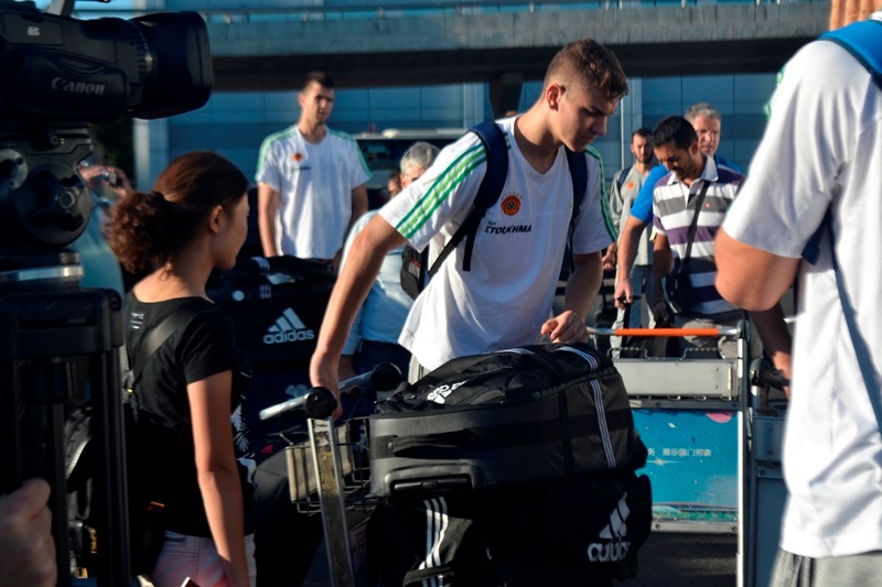 Παναθηναϊκός: Καρέ - καρέ η άφιξη στο Πεκίνο (photos)