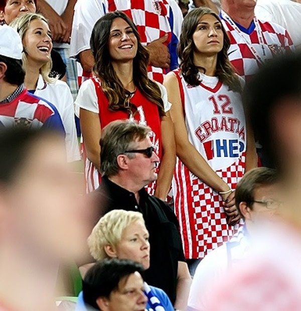 Ευρωμπάσκετ 2013: Οι ωραίες της κερκίδας (photos)