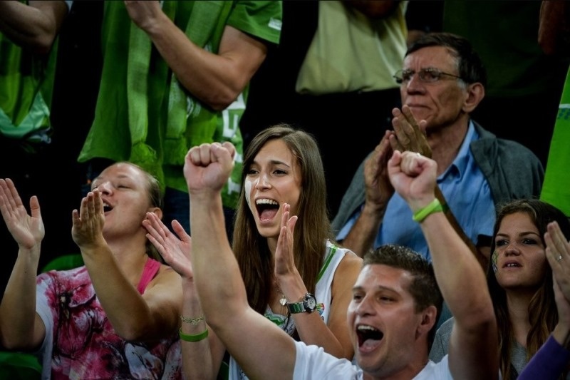 Ευρωμπάσκετ 2013: Οι ωραίες της κερκίδας (photos)