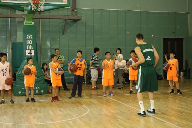 Παναθηναϊκός: Το κοινωνικό πρόσωπο του «εξάστερου» και στην Κίνα (photos+videos)