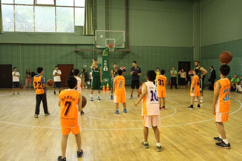 Παναθηναϊκός: Το κοινωνικό πρόσωπο του «εξάστερου» και στην Κίνα (photos+videos)