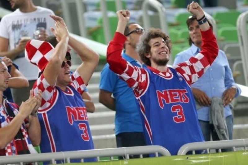 Ευρωμπάσκετ 2013: Δεν ξεχνούν οι φίλαθλοι (photos)
