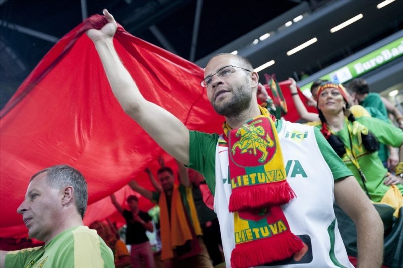 Ευρωμπάσκετ 2013: Δεν ξεχνούν οι φίλαθλοι (photos)