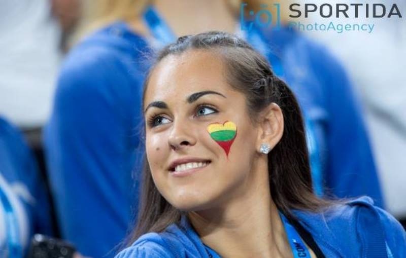 Ευρωμπάσκετ 2013: Η Κατερίνα και οι φίλες της… (video+photos)